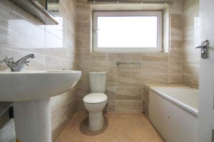 Henry Road, Aylesbury, Image 7