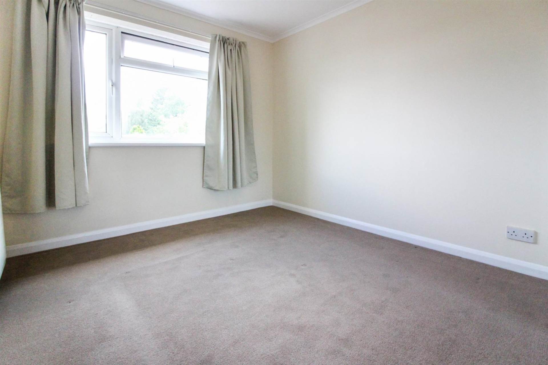 Upper Abbotts Hill, Aylesbury, Image 3