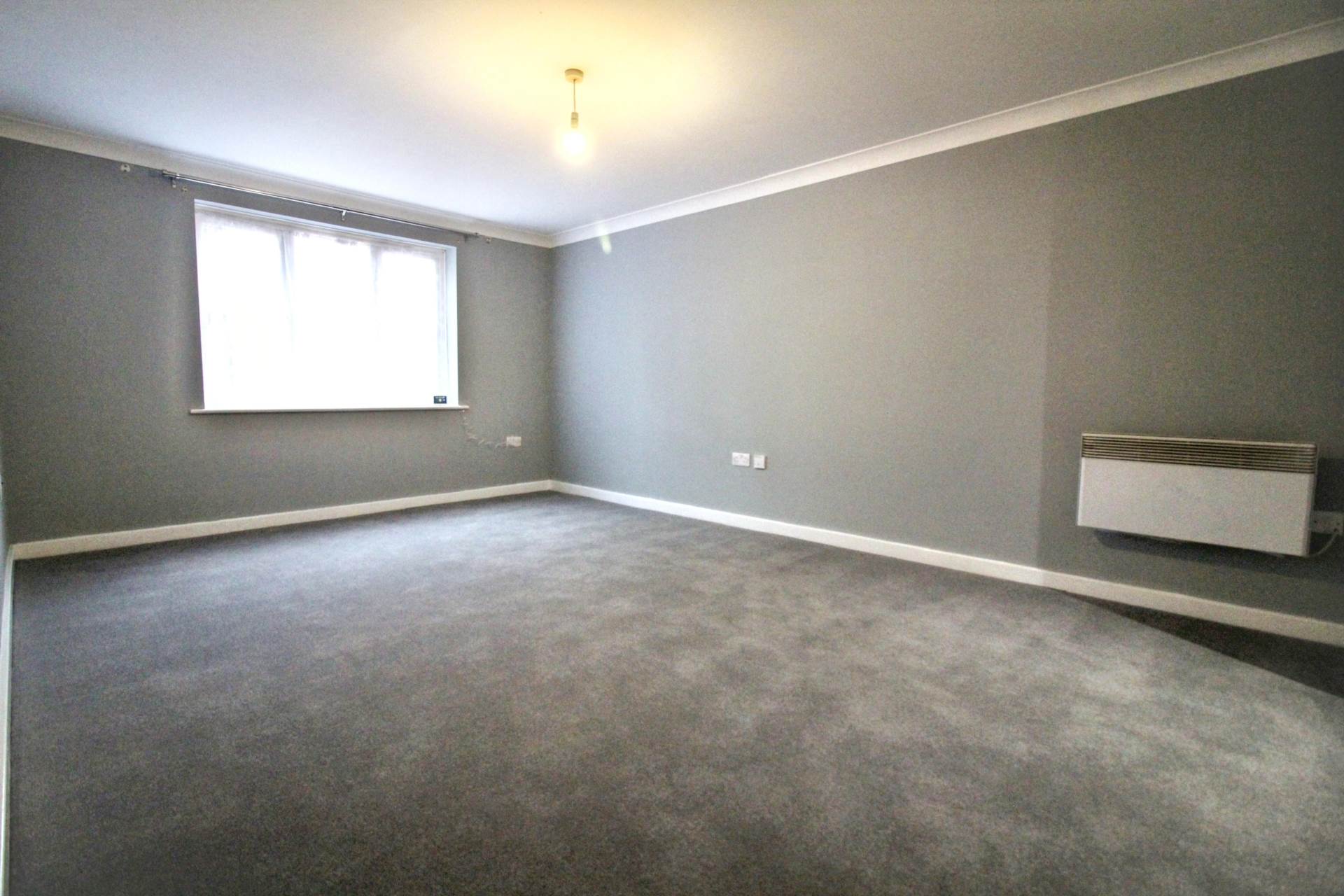 Close to town centre, Aylesbury, Image 2