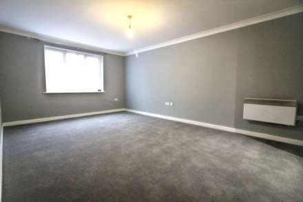 Close to town centre, Aylesbury, Image 2