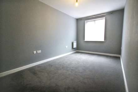 Close to town centre, Aylesbury, Image 4