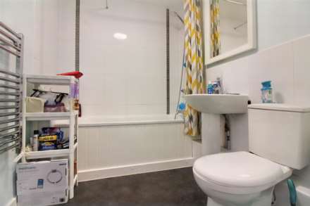 Viridian Square, Aylesbury, Image 4