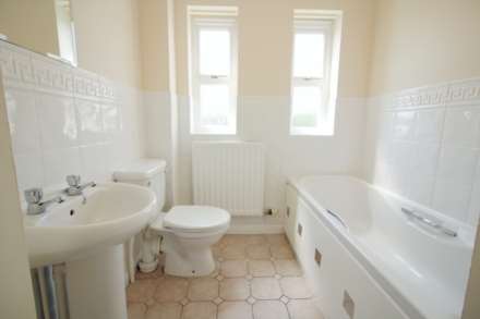 Monks Path, Aylesbury, Image 11