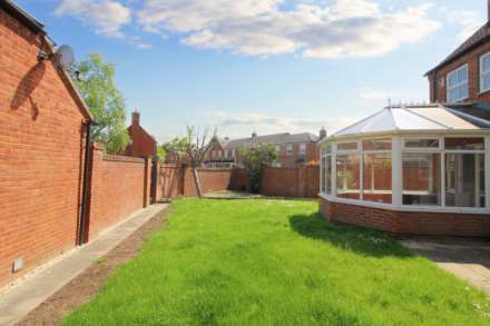 Monks Path, Aylesbury, Image 13