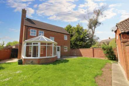 Monks Path, Aylesbury, Image 14