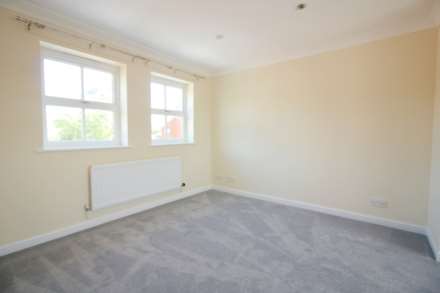 Monks Path, Aylesbury, Image 6