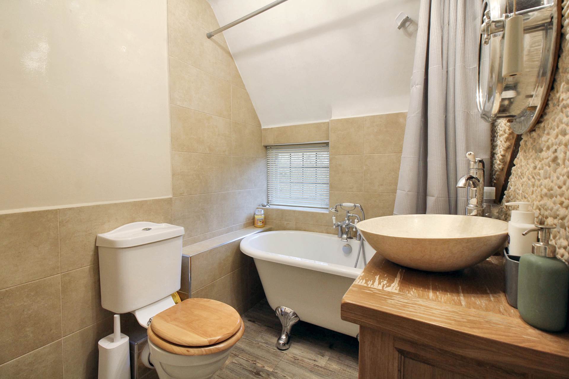 St. Osyths Cottage Parsons Fee, Aylesbury, Image 3