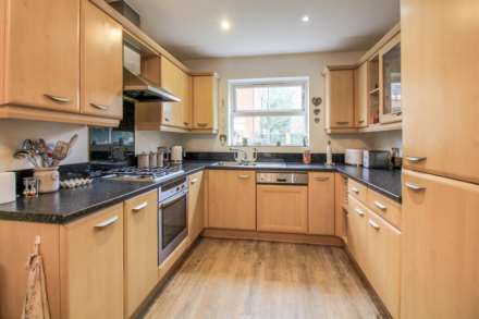 Whitebeam Close, Weston Turville, Image 3