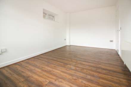 Russell Avenue, Aylesbury, Image 2