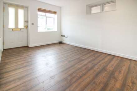 Russell Avenue, Aylesbury, Image 3