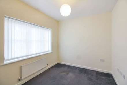 Pershore Way, Aylesbury, Image 12