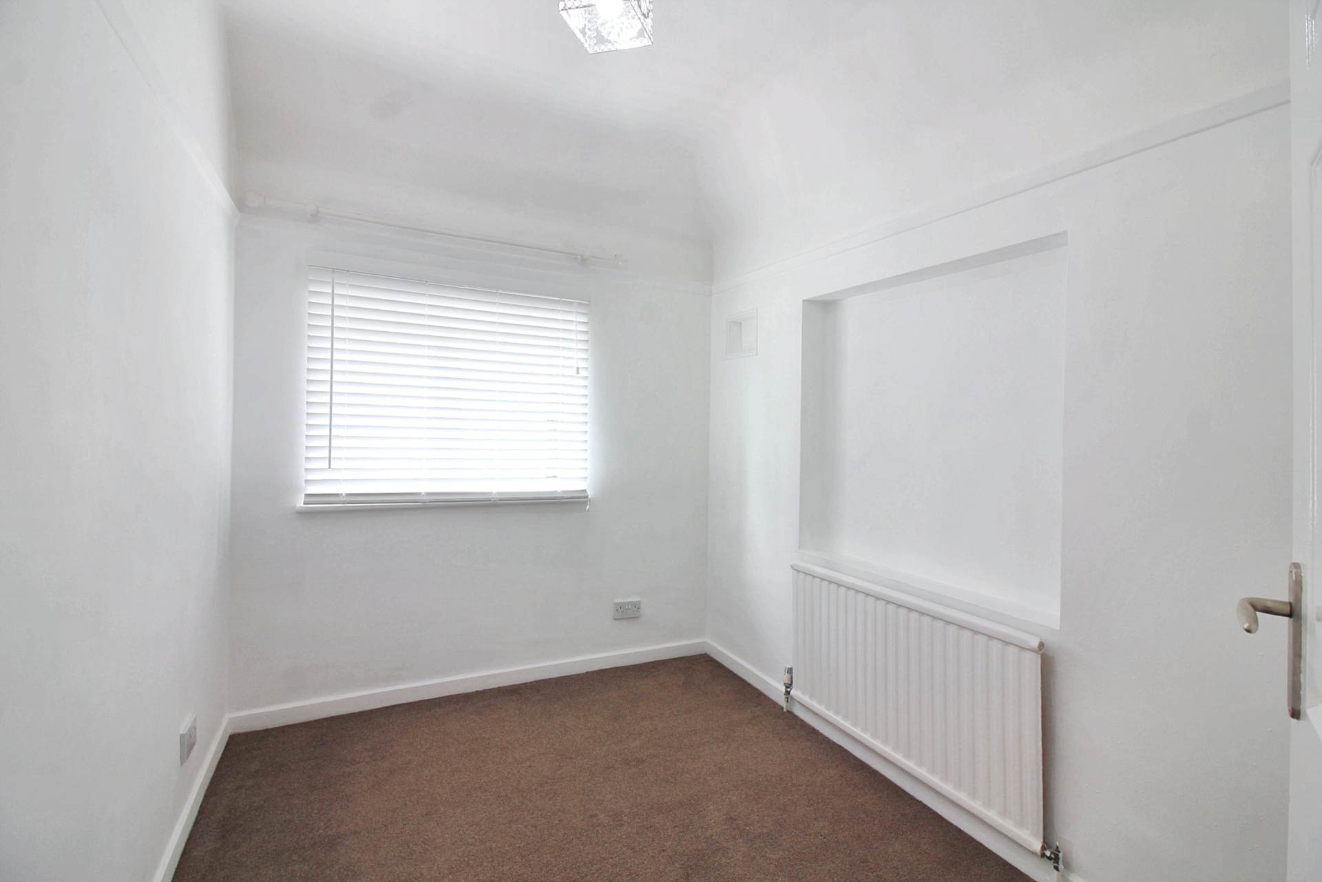 Tring Road, Aylesbury, Image 15