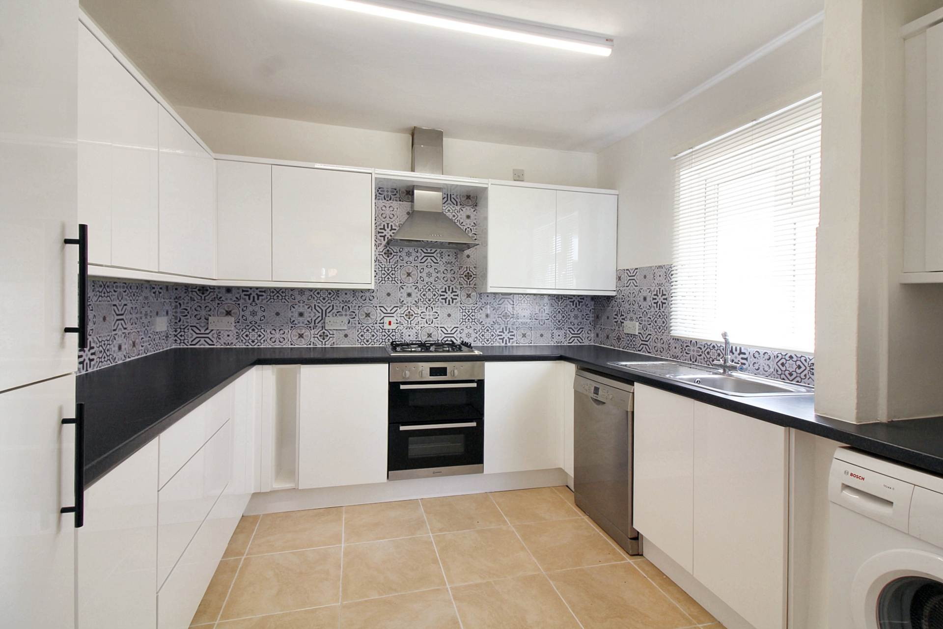 Tring Road, Aylesbury, Image 2