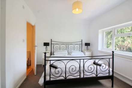 Tring Road, Aylesbury, Image 12