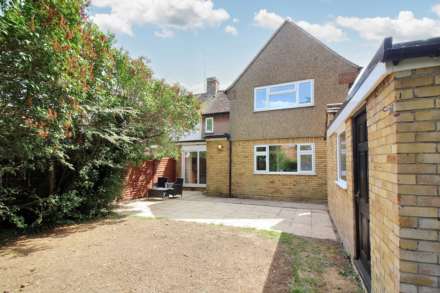 Tring Road, Aylesbury, Image 16