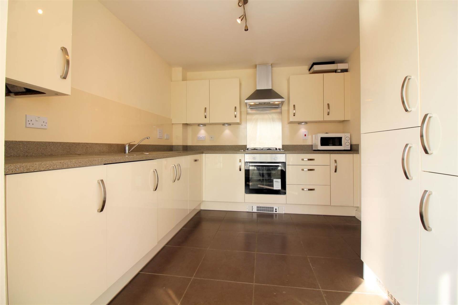 Pershore Way, Aylesbury, Image 12