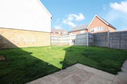 Pershore Way, Aylesbury, Image 10