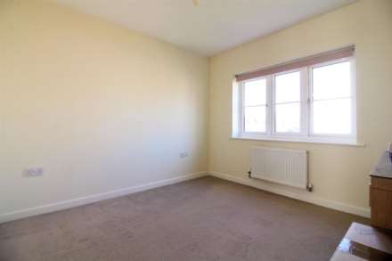 Pershore Way, Aylesbury, Image 2