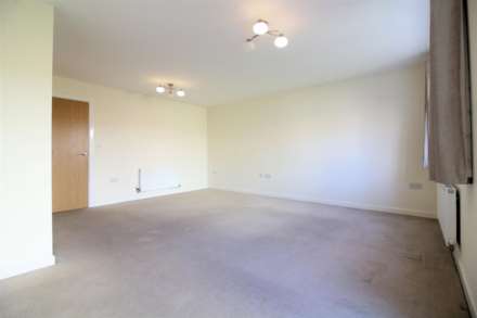 Pershore Way, Aylesbury, Image 8