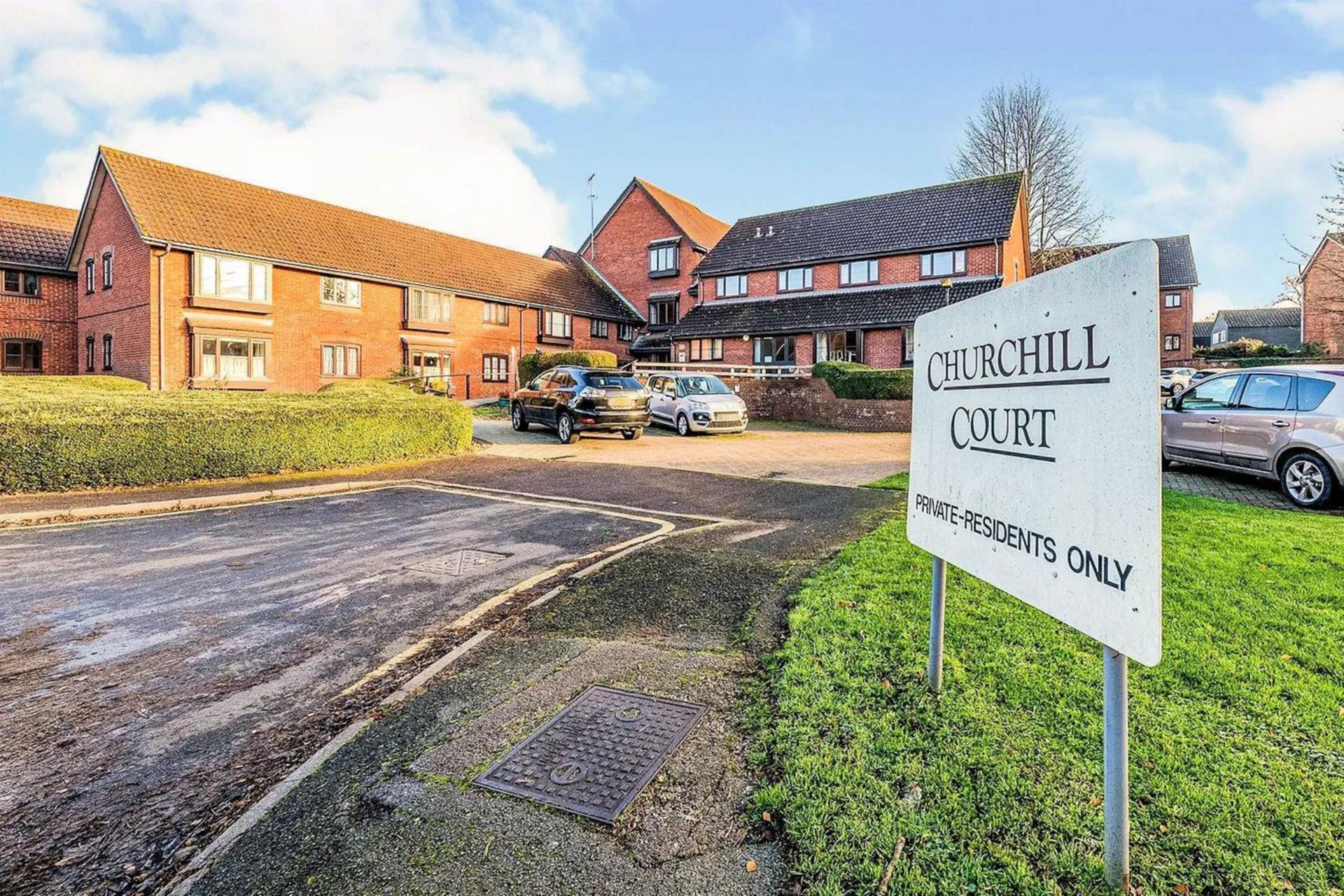Churchill Court, Aylesbury, Image 1