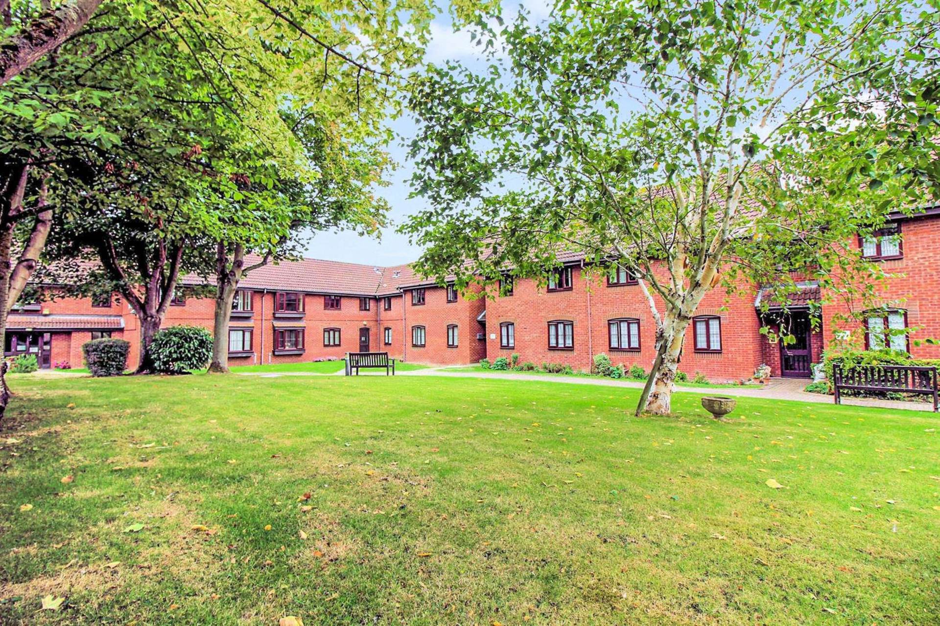 Churchill Court, Aylesbury, Image 4