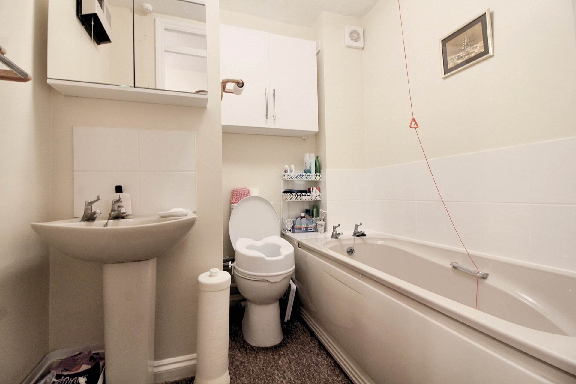 Churchill Court, Aylesbury, Image 6