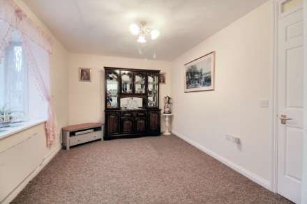 Churchill Court, Aylesbury, Image 3