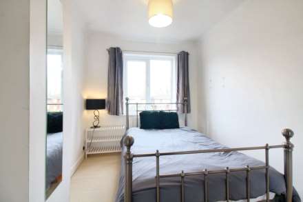 Deverill Road, Aylesbury, Image 4
