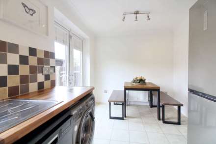 Deverill Road, Aylesbury, Image 9