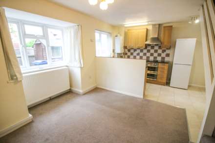 Warwick Court, Bicester, Image 2