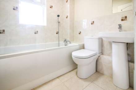 Warwick Court, Bicester, Image 7