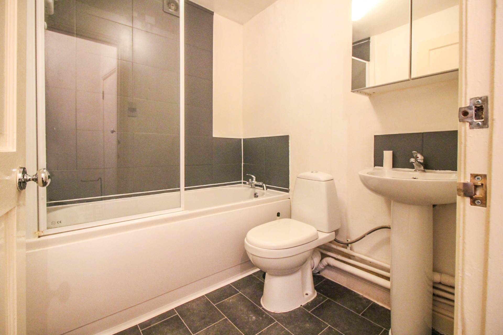 Buckingham Road, Aylesbury, Image 4