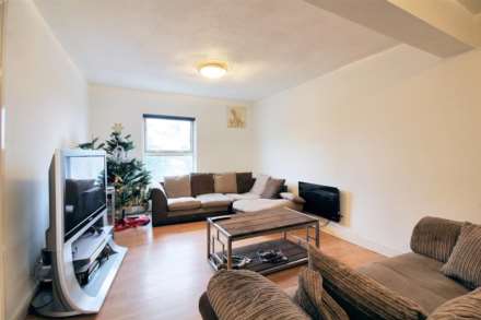 Buckingham Road, Aylesbury, Image 2