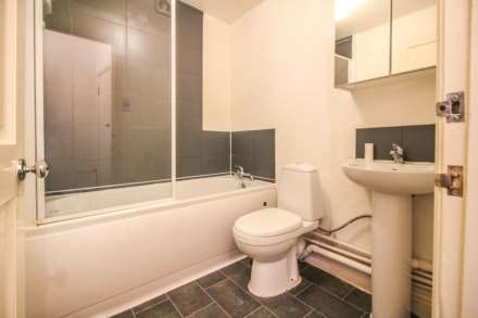 Buckingham Road, Aylesbury, Image 4