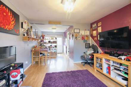 Brotheridge Court, Aylesbury, Image 4
