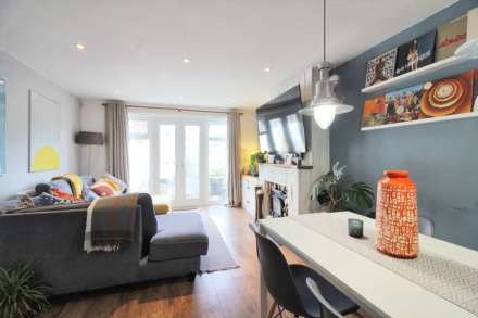 Bond Close, Aylesbury, Image 6
