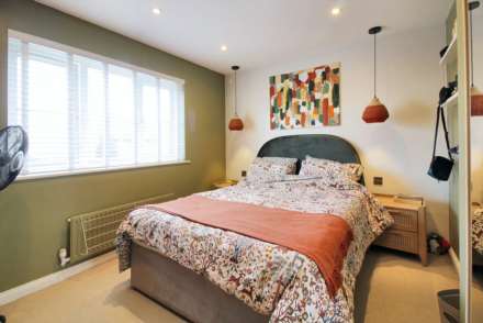 Bond Close, Aylesbury, Image 9
