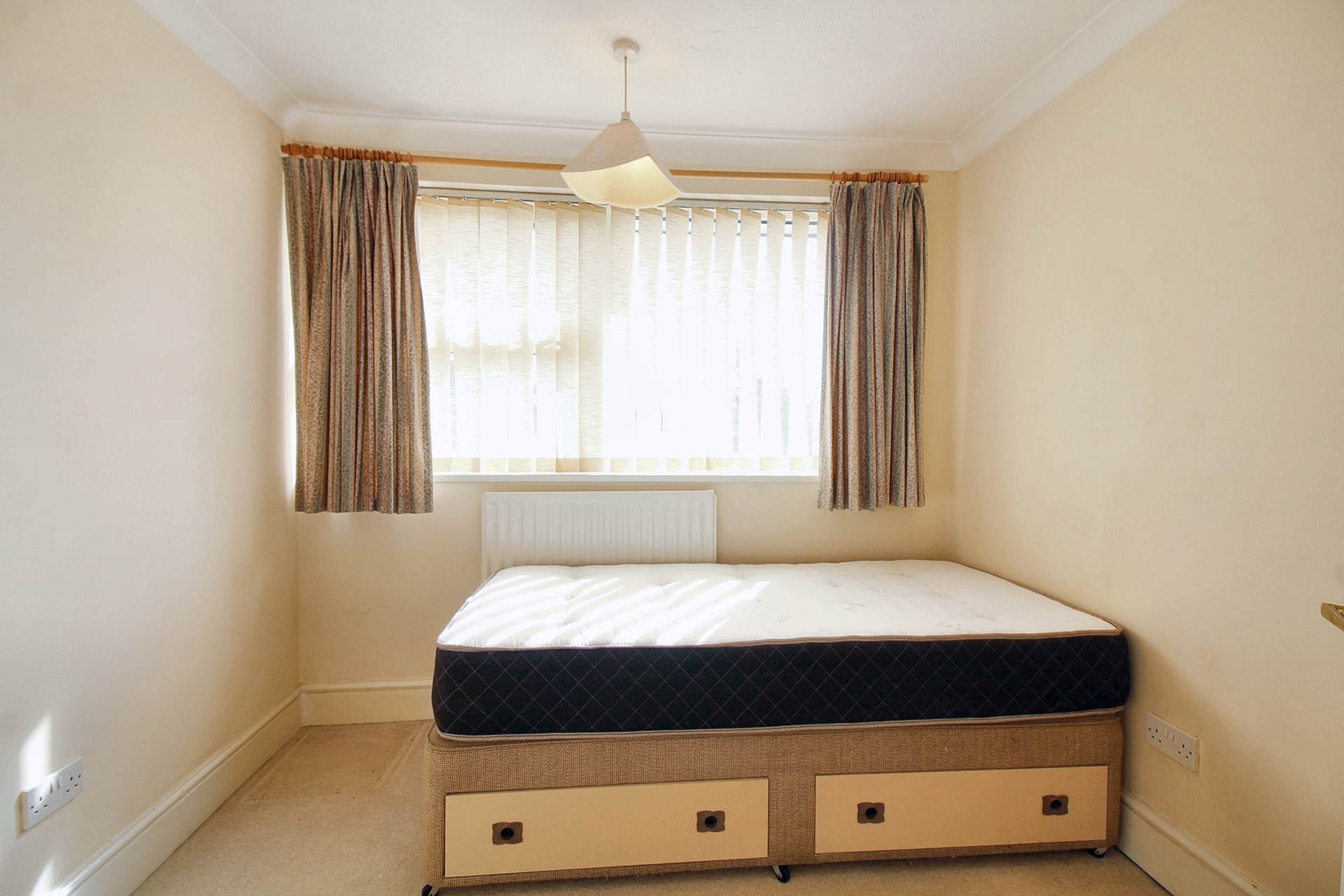 Long Meadow, Aylesbury, Image 12