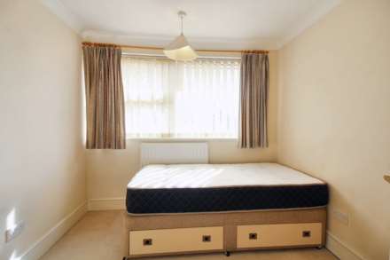 Long Meadow, Aylesbury, Image 12