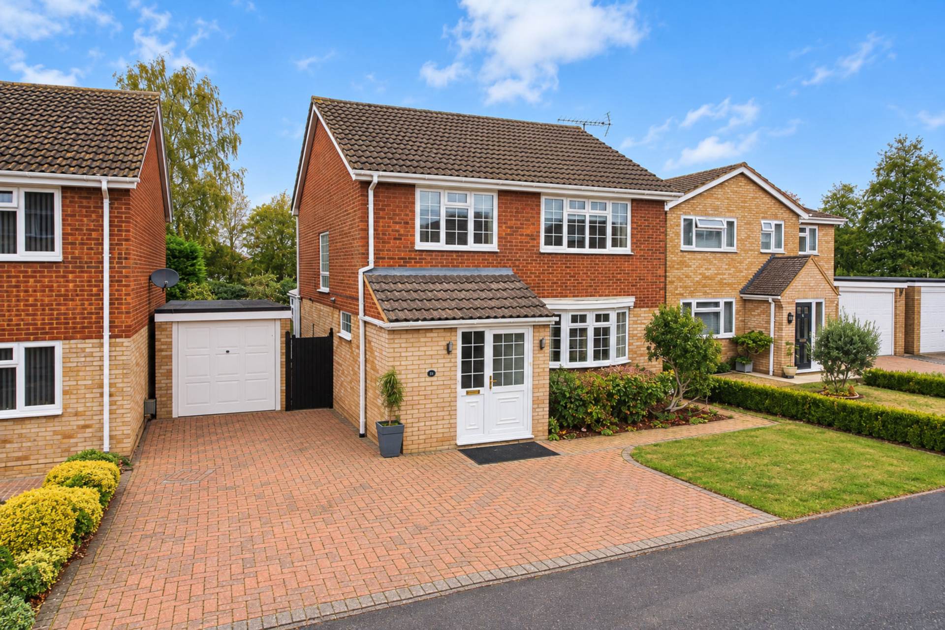 Dean Close, Aylesbury, Image 1
