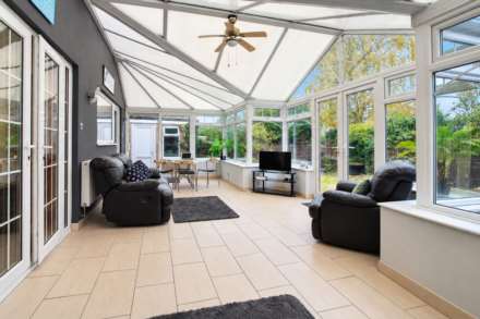 Dean Close, Aylesbury, Image 3