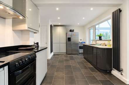Dean Close, Aylesbury, Image 6