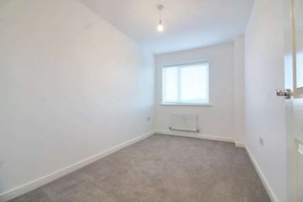 Hallikar Drive, Milton Keynes, Image 6