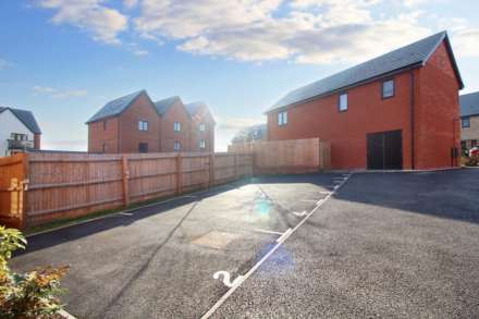 Hallikar Drive, Milton Keynes, Image 8