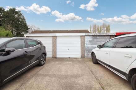 Upper Abbotts Hill, Aylesbury, Image 10