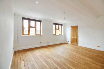 St. James House, Aylesbury, Image 1