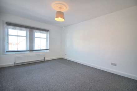 Buckingham Road, Aylesbury, Image 3