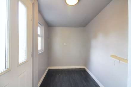 Nash Road, Thornborough, Image 6