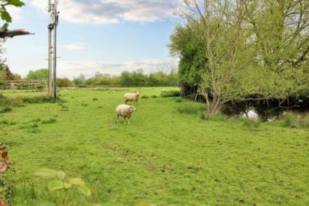 White Hart Close, Ludgershall, Image 2