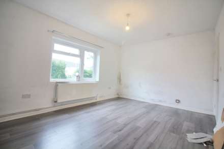 Lee Road, Aylesbury, Image 5